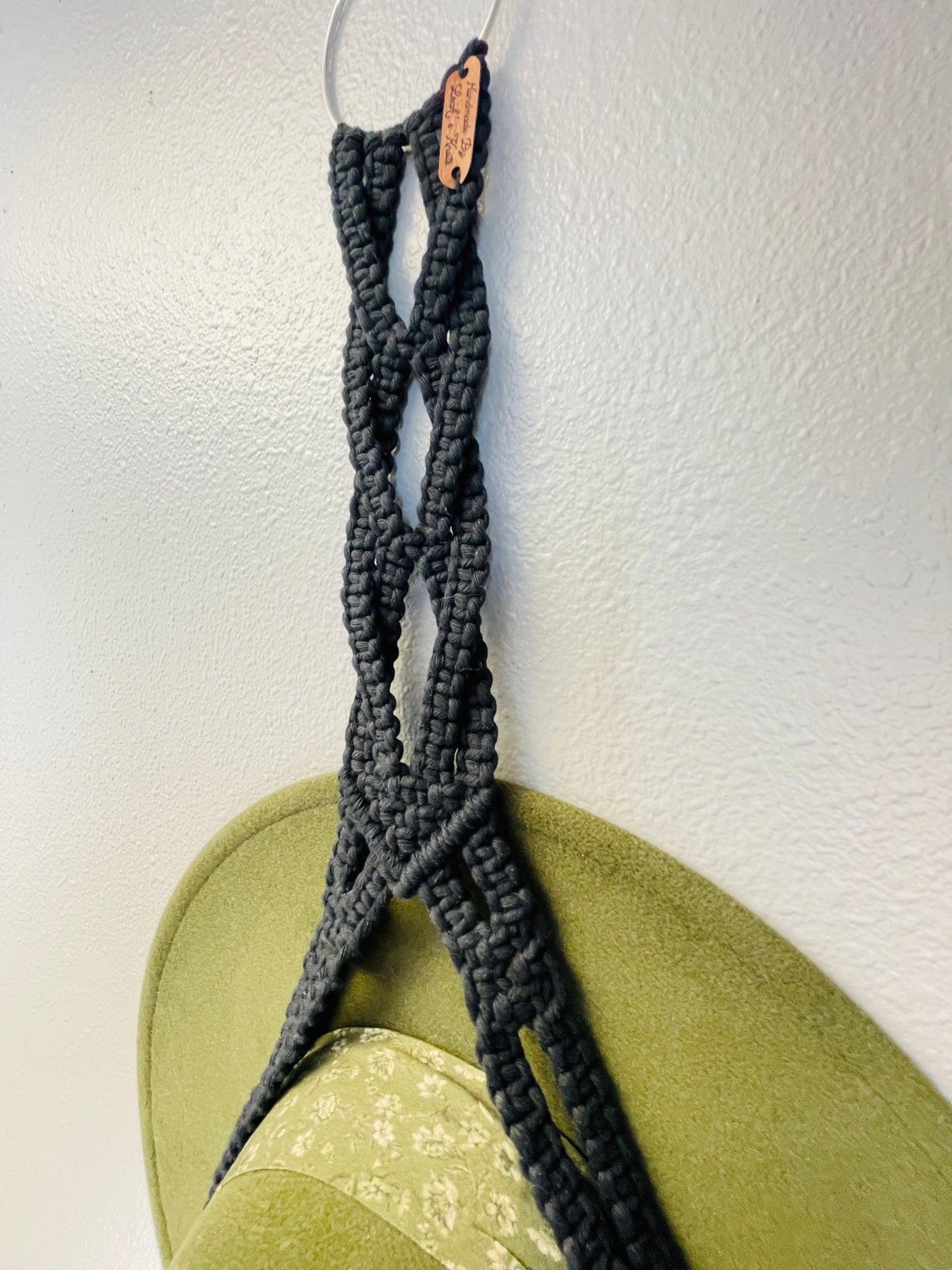 Single Black Hat Hanger